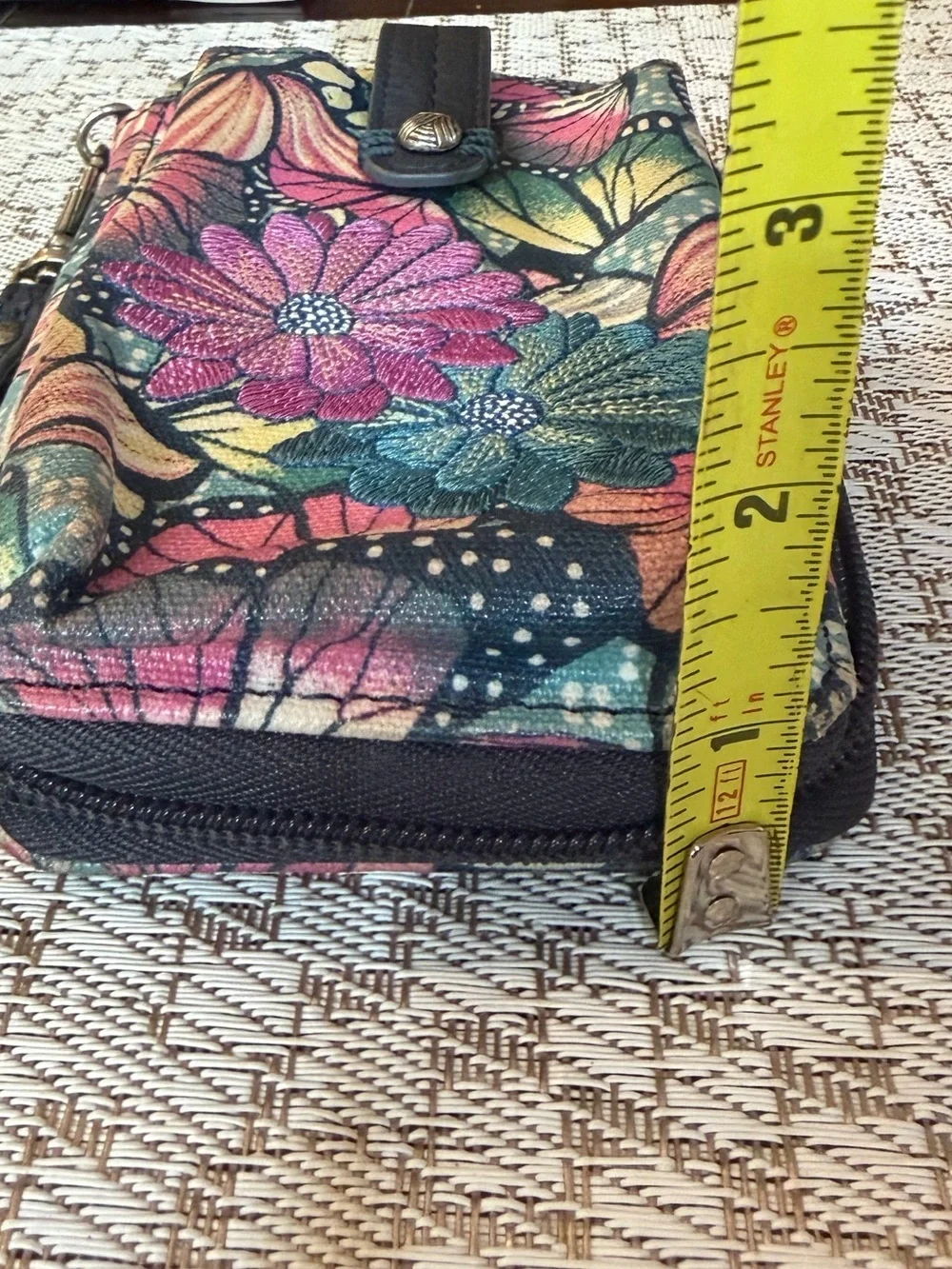 Sakroots Artist Circle collection wristlet wallet